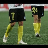 Dendam, Rusia Jamu Inggris di Lapangan Plastik